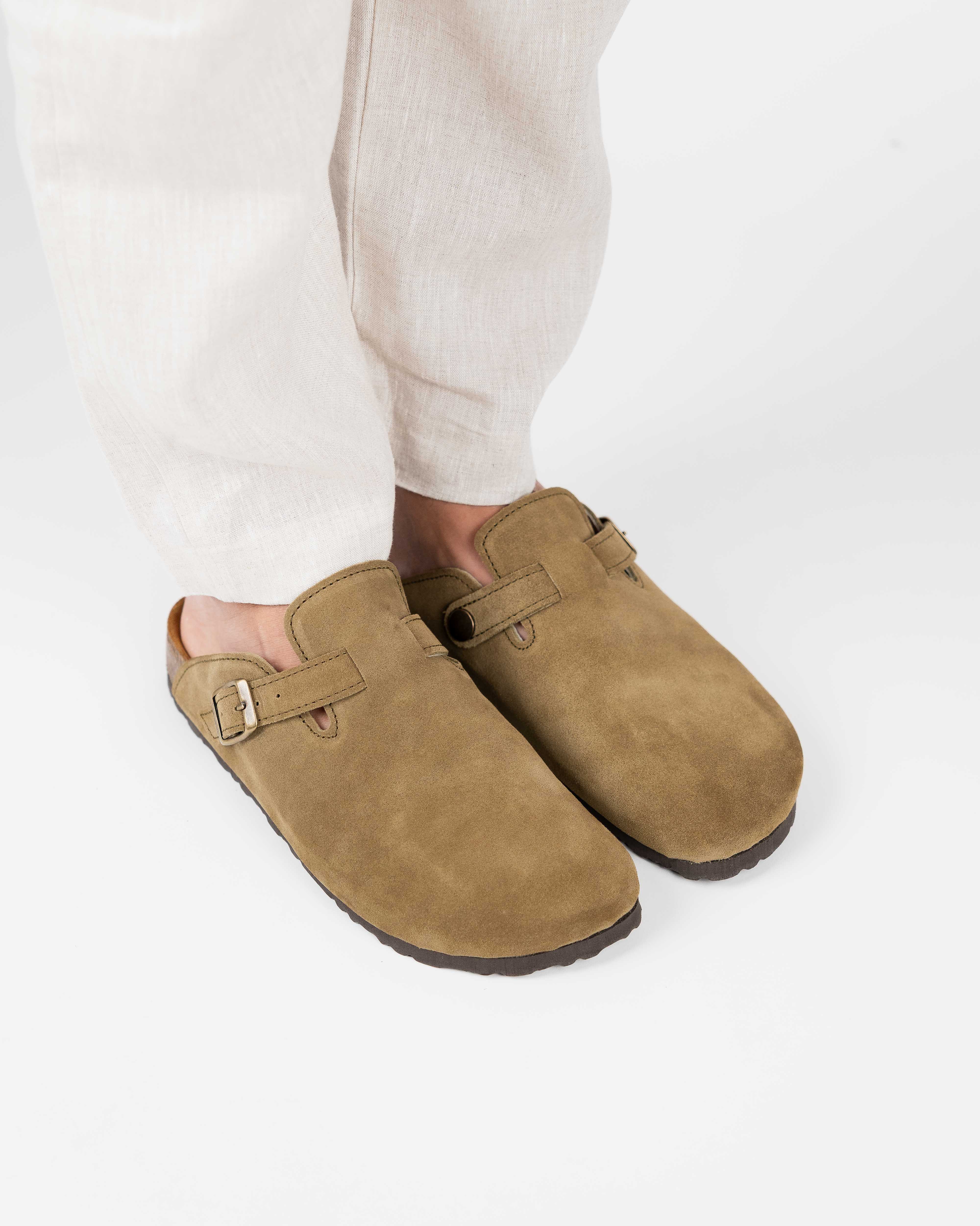 Mules anchos de ante verde caqui