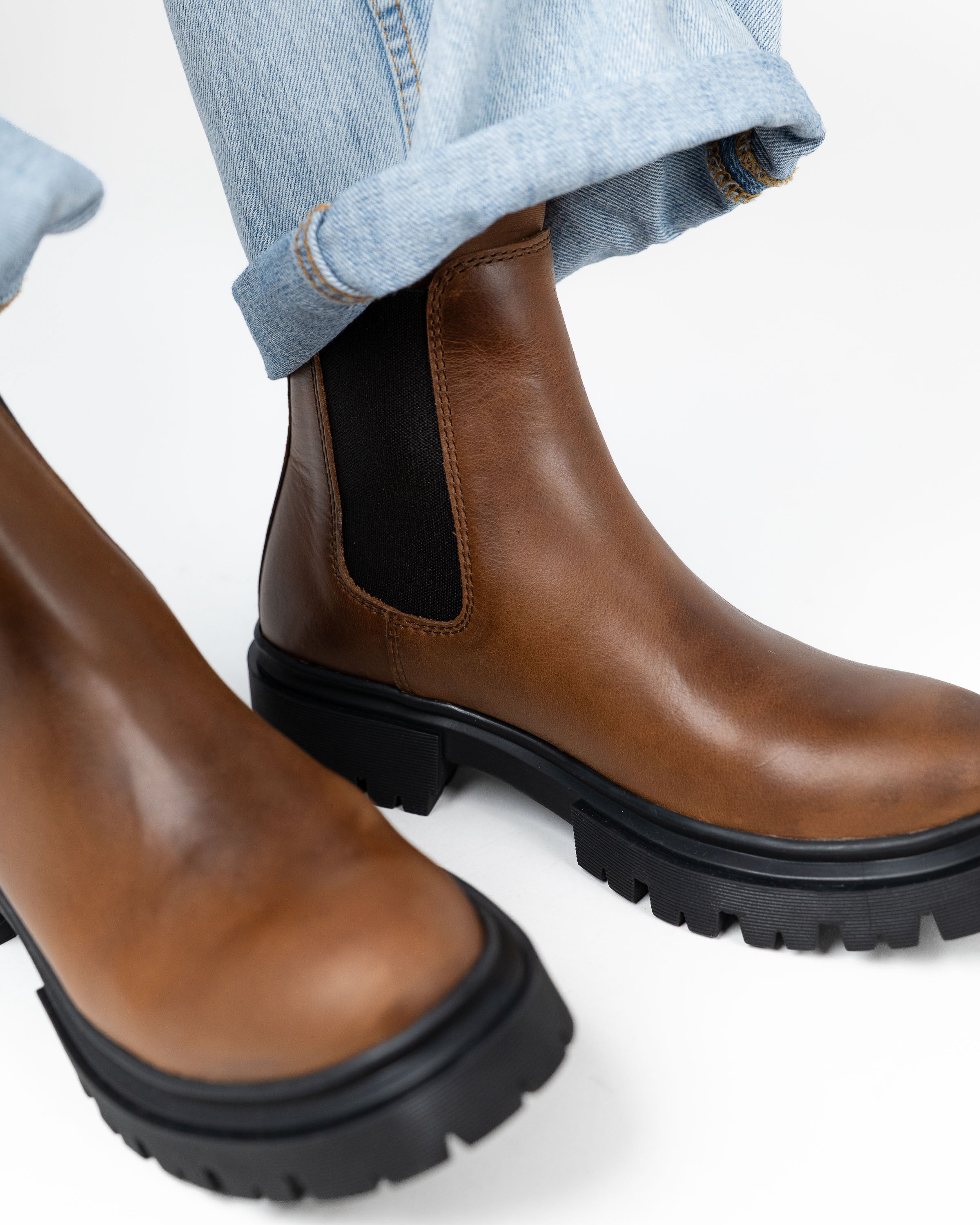 Bota Chelsea Camel